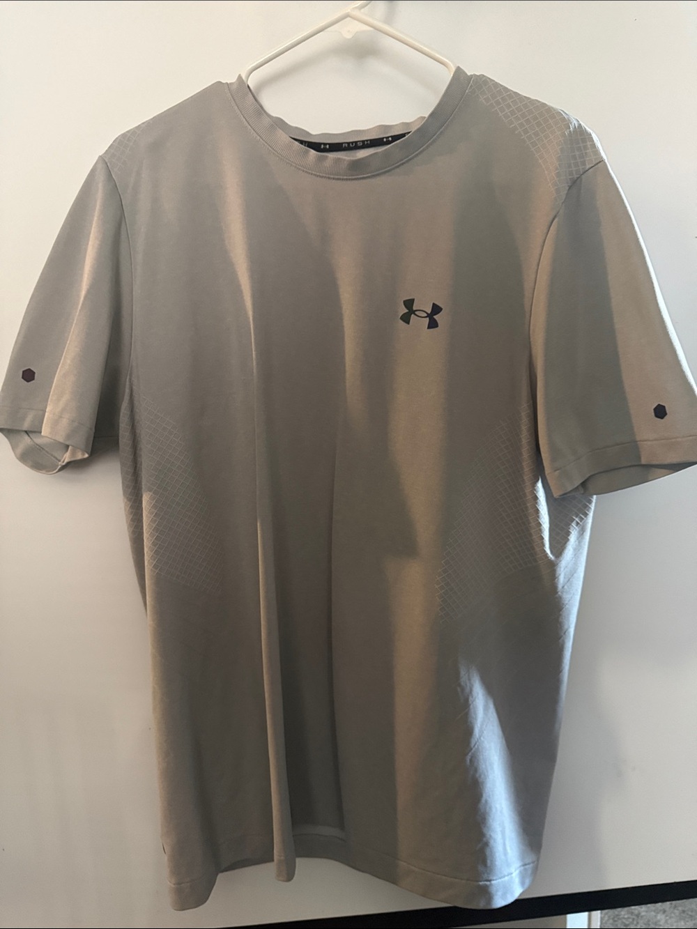 Under Armour Men's Short Sleeve Athletic Tee in Olive Drab